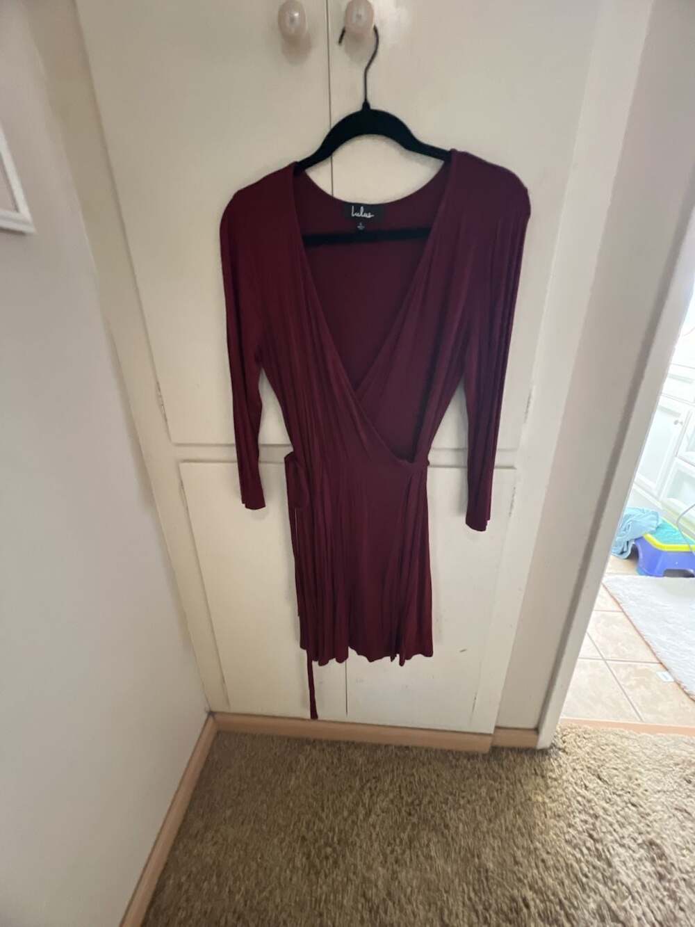 Lulus Burgundy V-Neck Long Sleeve Wrap Mini Dress Size L